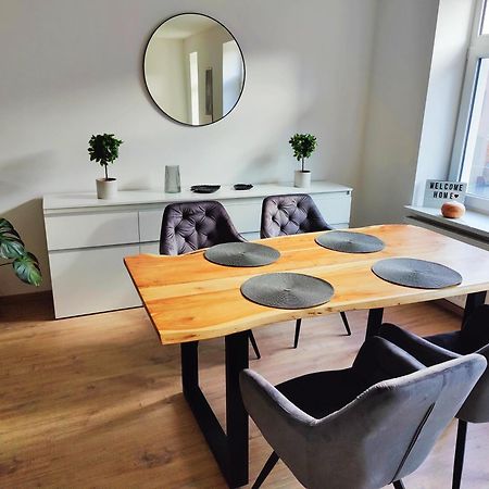 Neu Sanierte Wohnung Mit Balkon Und Stellplatz エアフルト エクステリア 写真
