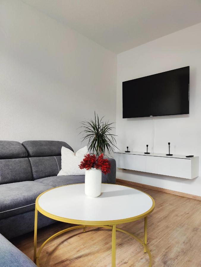 Neu Sanierte Wohnung Mit Balkon Und Stellplatz エアフルト エクステリア 写真