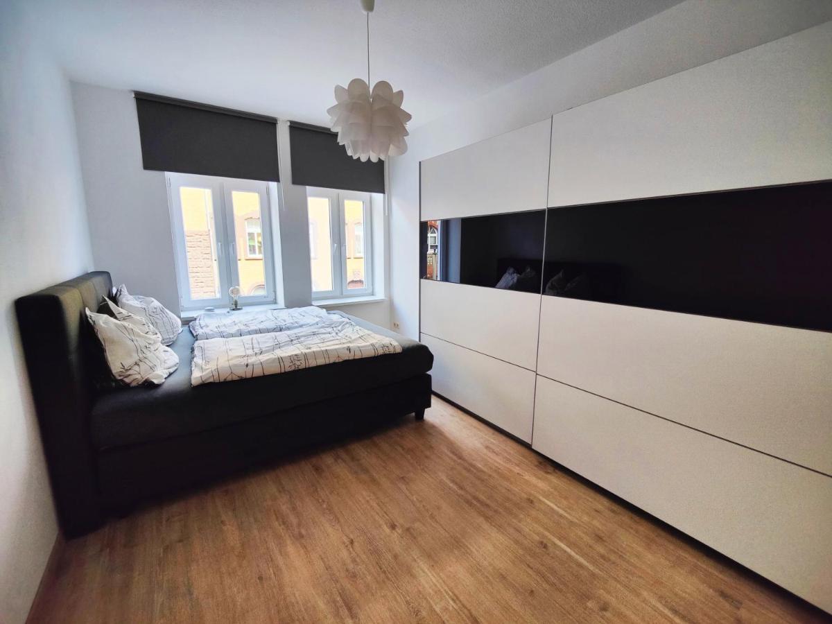Neu Sanierte Wohnung Mit Balkon Und Stellplatz エアフルト エクステリア 写真